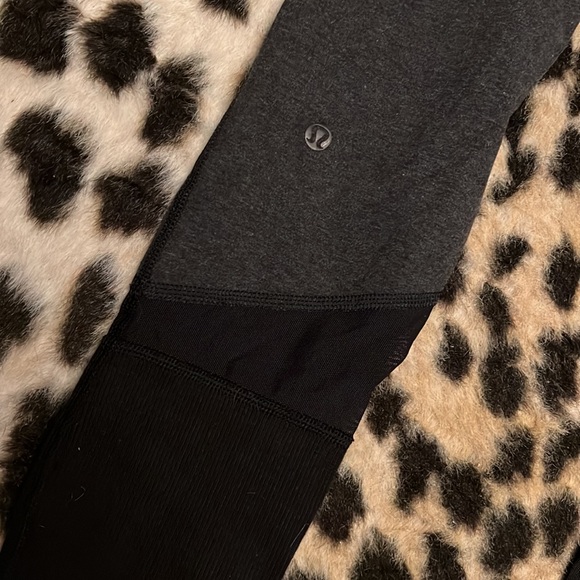 Lulu lemon leggings - Picture 3 of 4